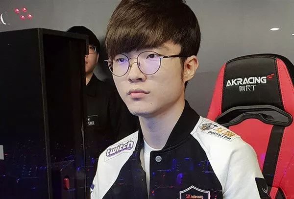 他不仅质疑 他不仅质疑