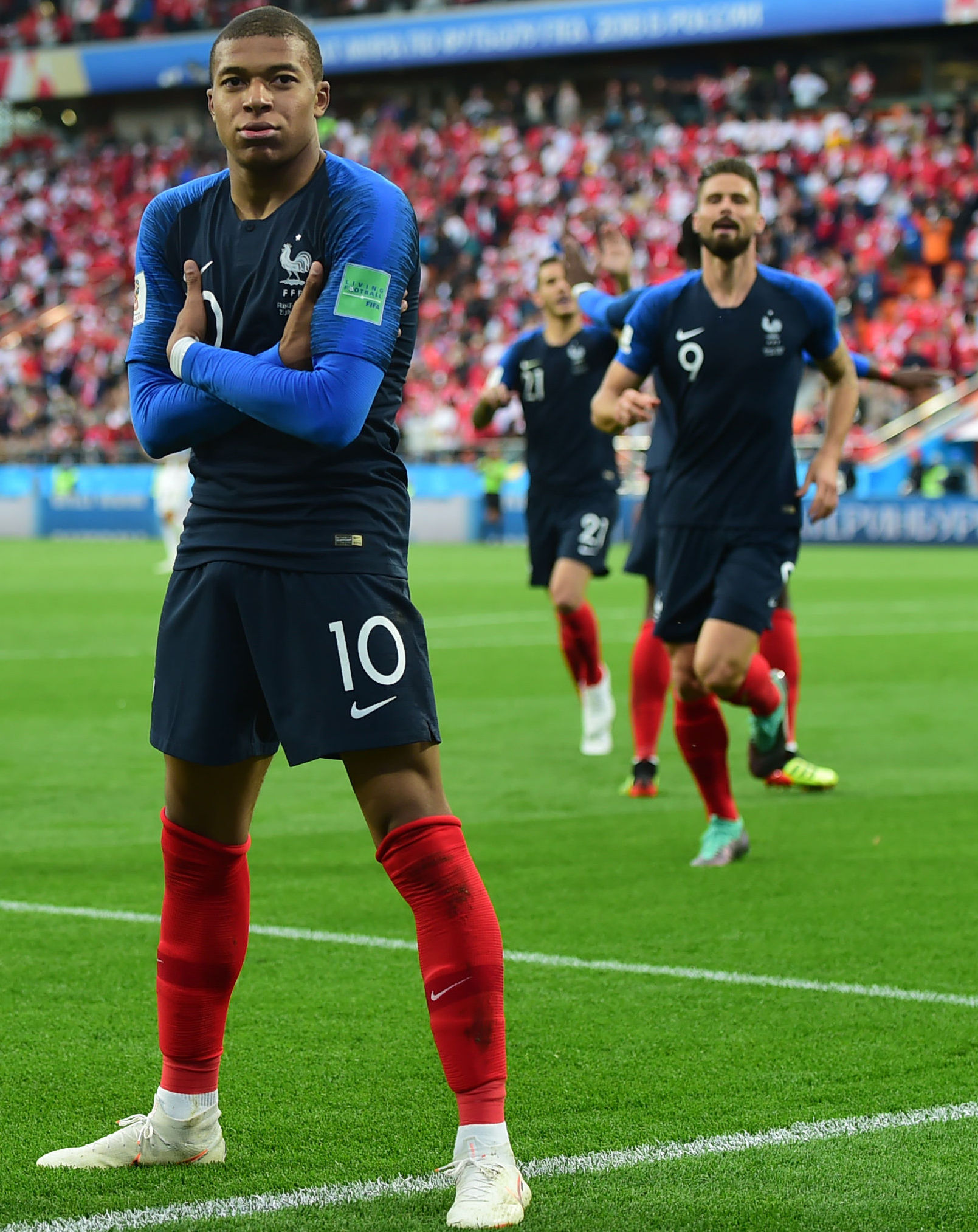 具有長尾收 具有長尾收