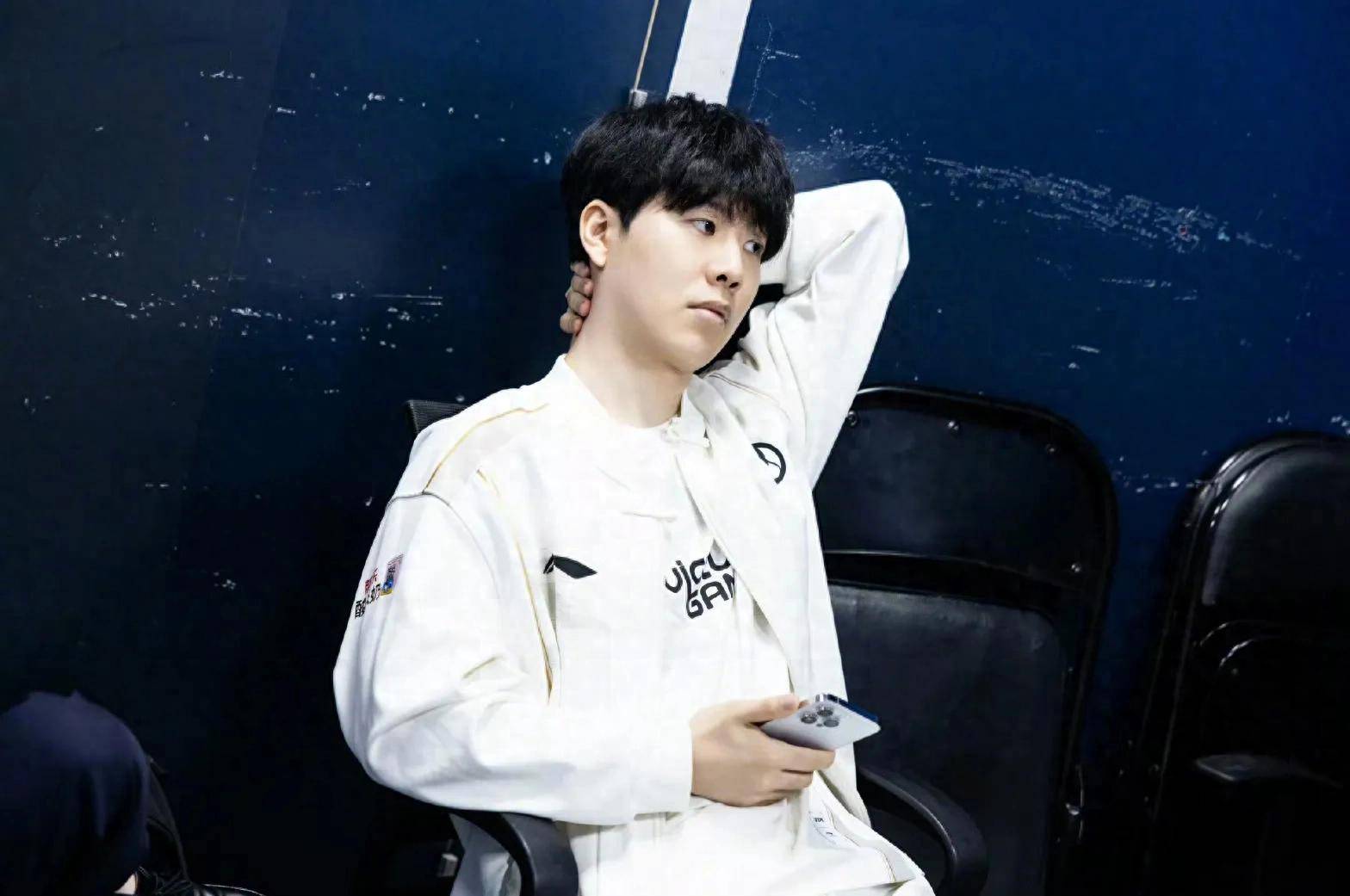 把牌换成球 把牌换成球