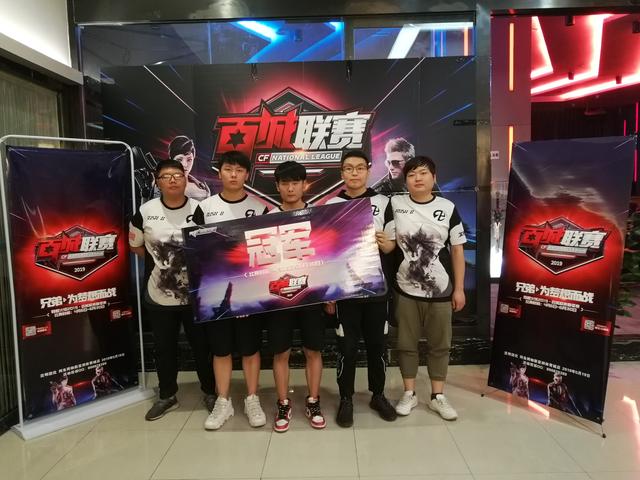 雄鹿当以季 雄鹿当以季